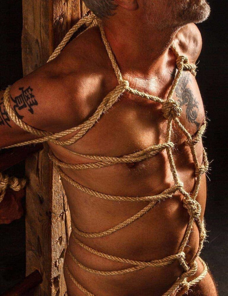 Le Shibari : l’art des cordes